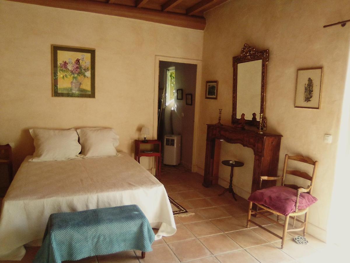 Le Domaine De Belle Bed and Breakfast LʼIsle-sur-la-Sorgue Exteriör bild